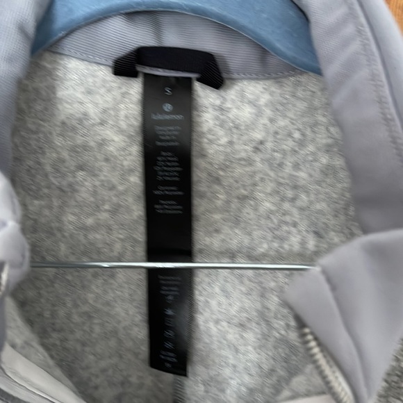 Lululemon - Picture 2 of 4